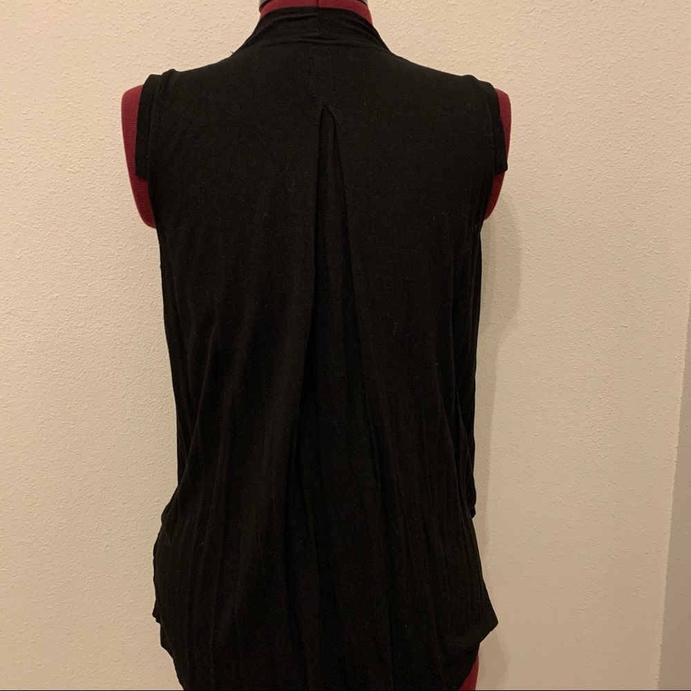 Akemi + Kin Tank Top - Picture 5 of 6